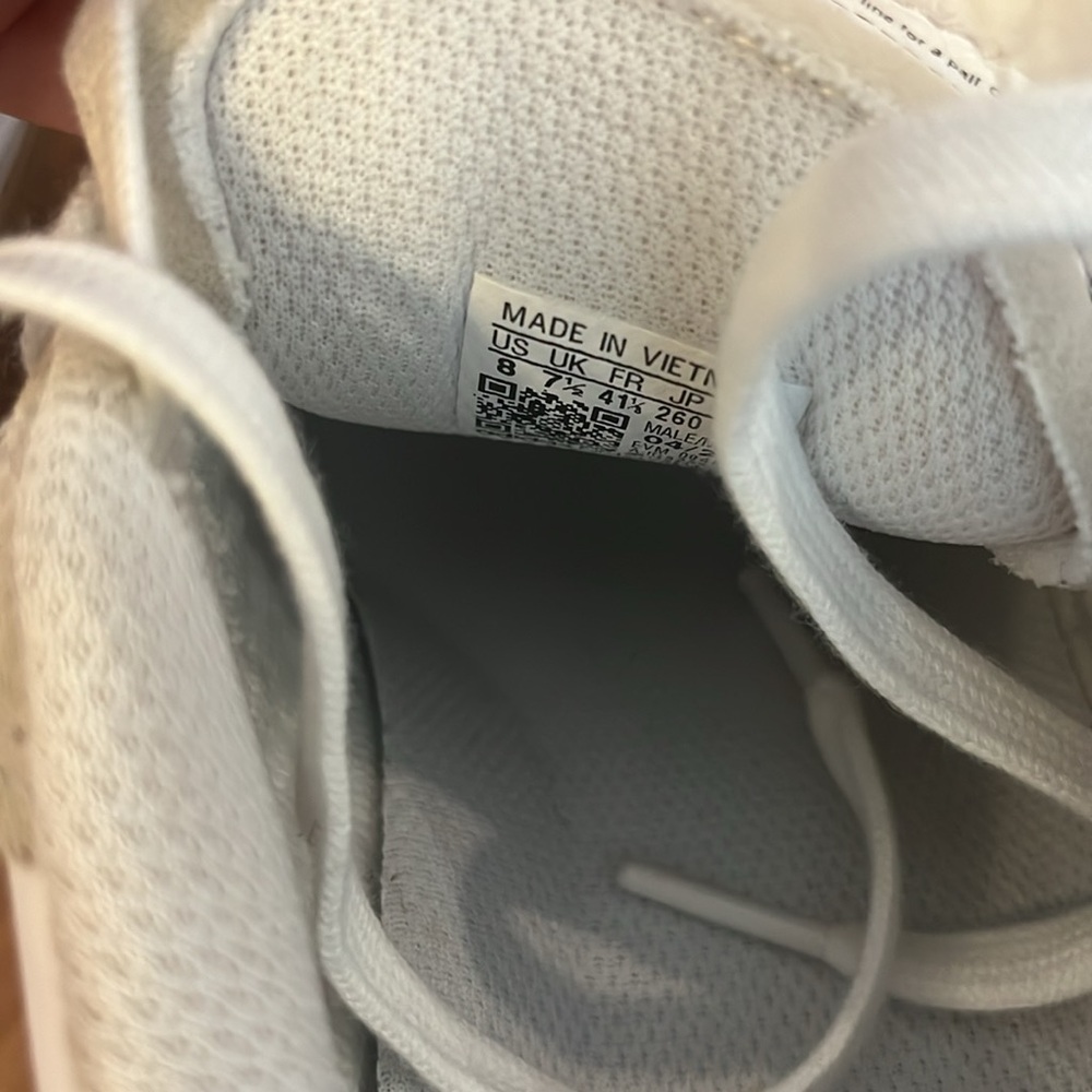 Like new adidas Originals Busenitz Shoes Crystal White Yellow Gum. Men’s size 8. - Picture 13 of 13